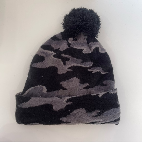 IVY PARK PURPLE CAMO BEANIE - Picture 2 of 2